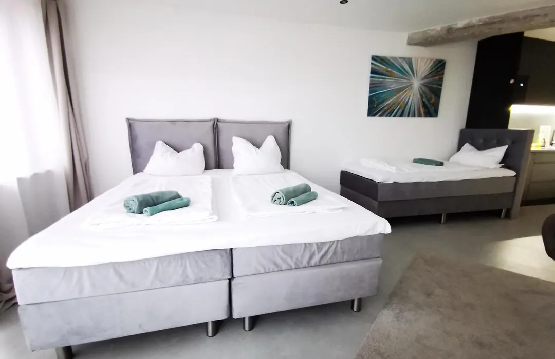 HH 06 by ROCKCHAIR - SUPERHOST Status - Modernes Apartment mit sonnigem Balkon&premium Boxspringbetten in Winterhude - Hamburg Top Geheimtipp-1